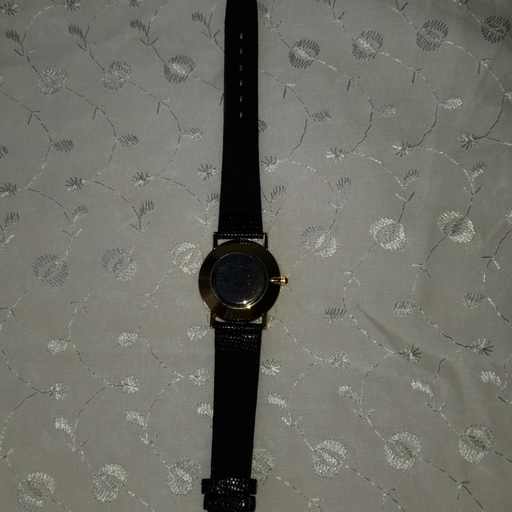 Watch - Picture 3 of 3
